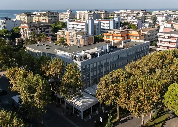 Pineda Hotel 2*